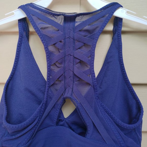 Lululemon Essential Rhythm Blue Sports Bra Lace-Up Back Detail Mesh - Picture 7 of 11